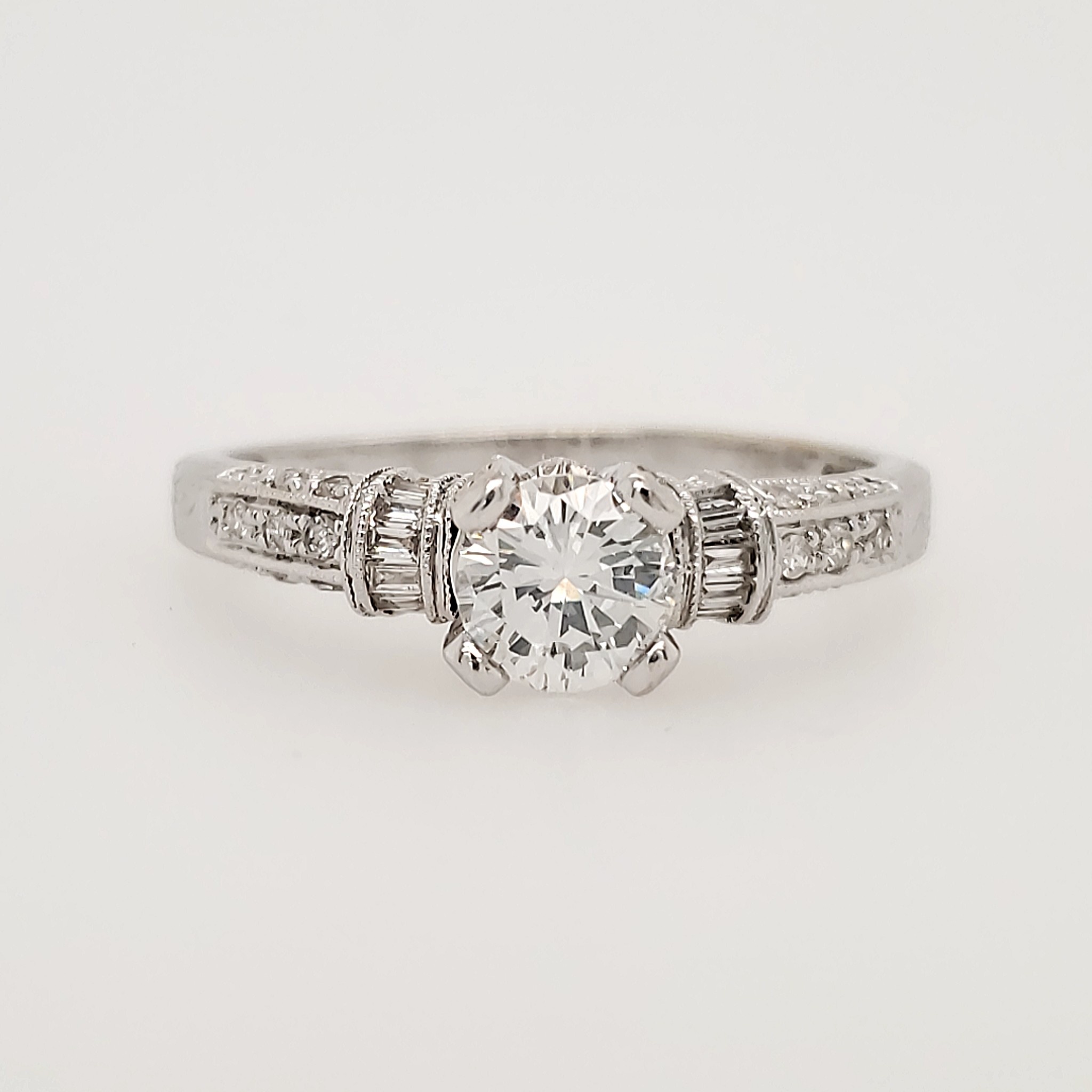 475121 18K WHITE GOLD .73TCW ROUND DIAMOND CENTER ANTIQUE DESIGN .25TCW MOUNTING ENGAGEMENT RING