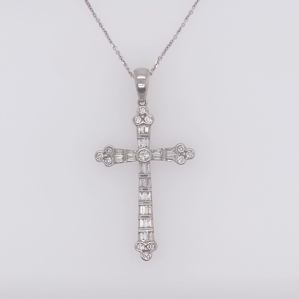 71052 18K WHITE GOLD DIAMOND BAGUETTE CROSS PENDANT
