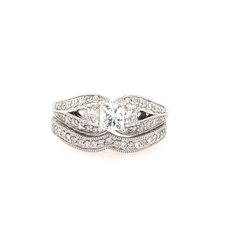 476607 14K WHITE GOLD .30TCW PRINCESS CUT DIAMOND CENTER WITH .75TCW SIDE STONES AND SPLIT MILGRAIN BAND AND MATCHING BAND RING SET