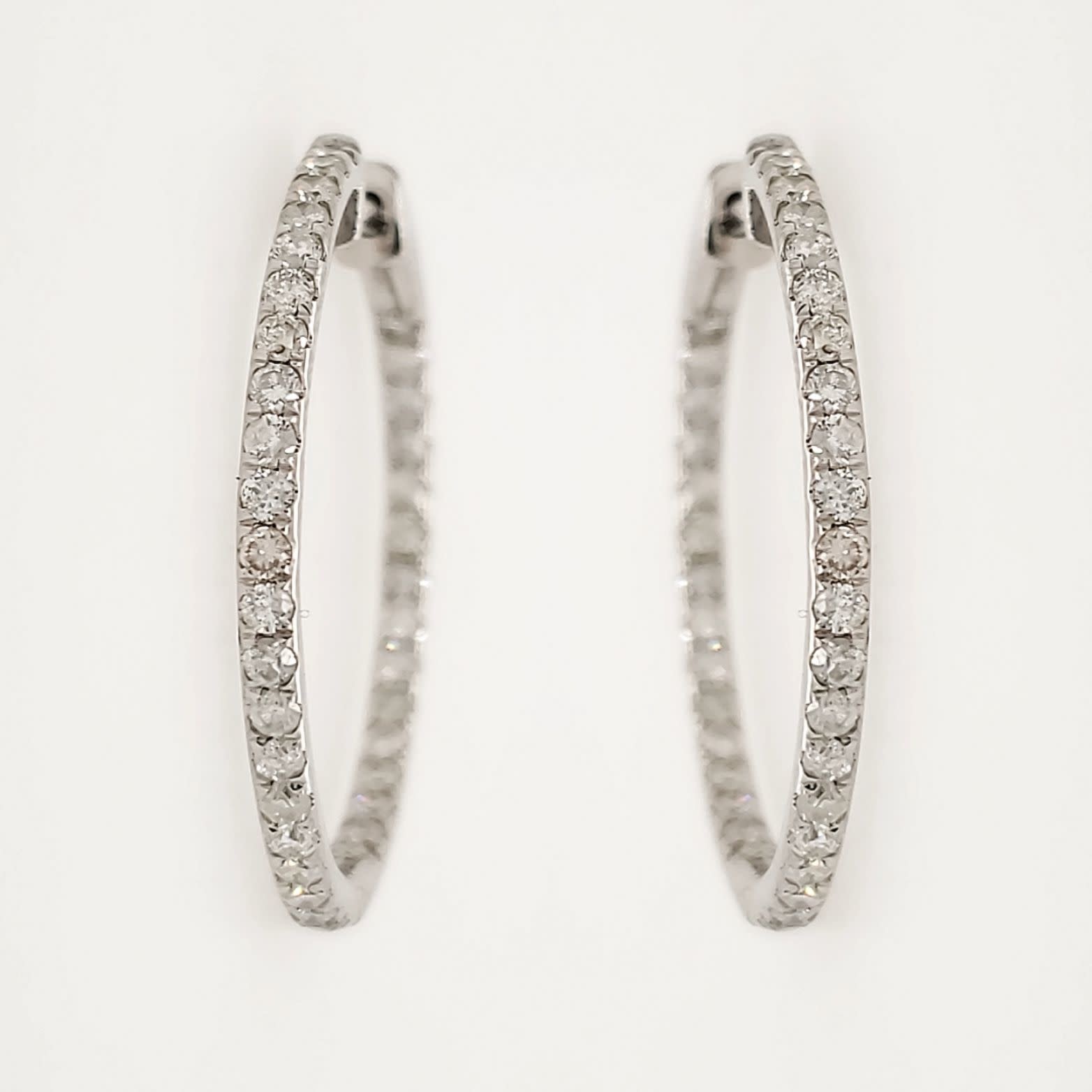 30390 14K WHITE GOLD 1CT DIAMOND INSIDE-OUT 1" HOOPS EARRINGS