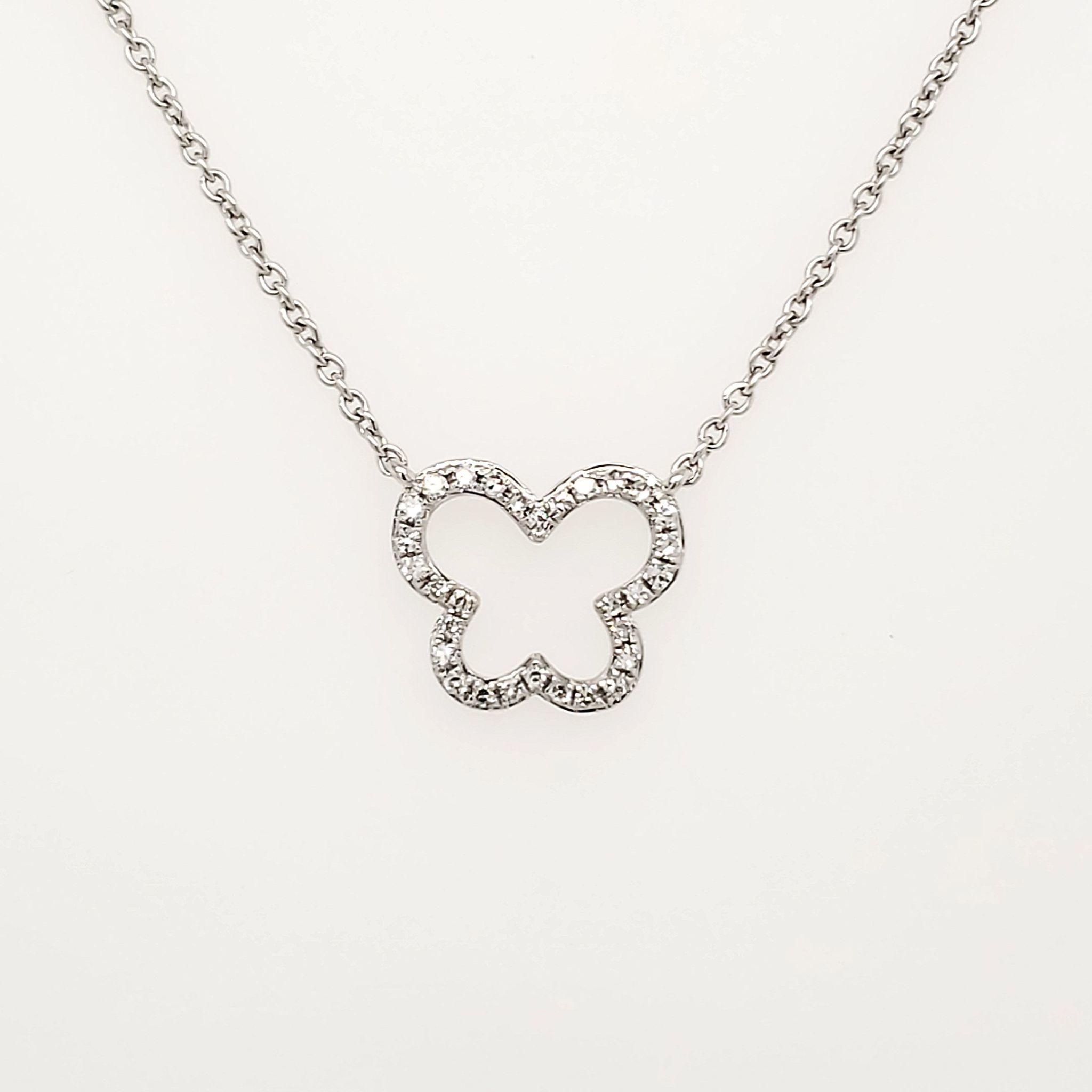 70125 14K WHITE GOLD .10CTW DIAMOND OPEN CLOVER ON 16" CABLE CHAIN PENDANT NECKLACE