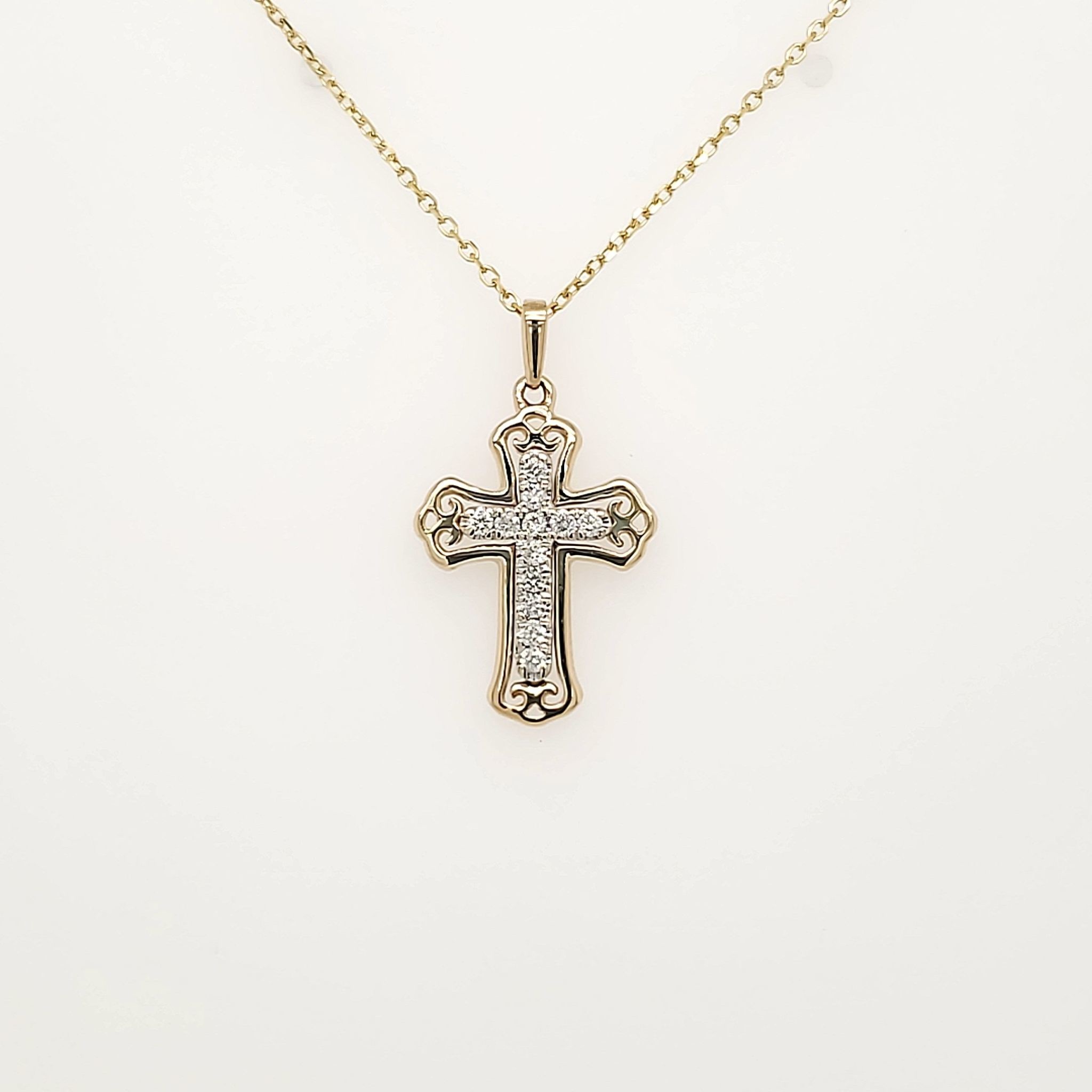 75017 14K TWO TONED .15CTW DIAMOND CENTER CROSS ON 18" CABLE CHAIN PENDANT