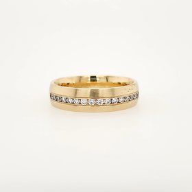 475189 14K 6MM  YELLOW GOLD .32CT CHANNEL SET DIAMOND /SATIN BAND (SIZE 10 1/2)