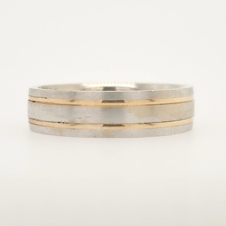 475157 14K 6.75MM TWO TONE/SATIN WITH HIGH POLISHED LINES (SIZE 10)