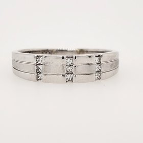 45002 10K WHITE GOLD .30CT HIGH POLISH AND SATIN FINISH CENTER BAND RING