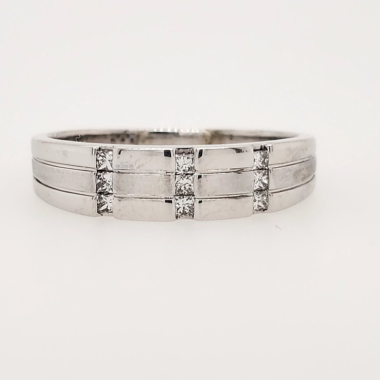 45002 10K WHITE GOLD .30CT HIGH POLISH AND SATIN FINISH CENTER BAND RING