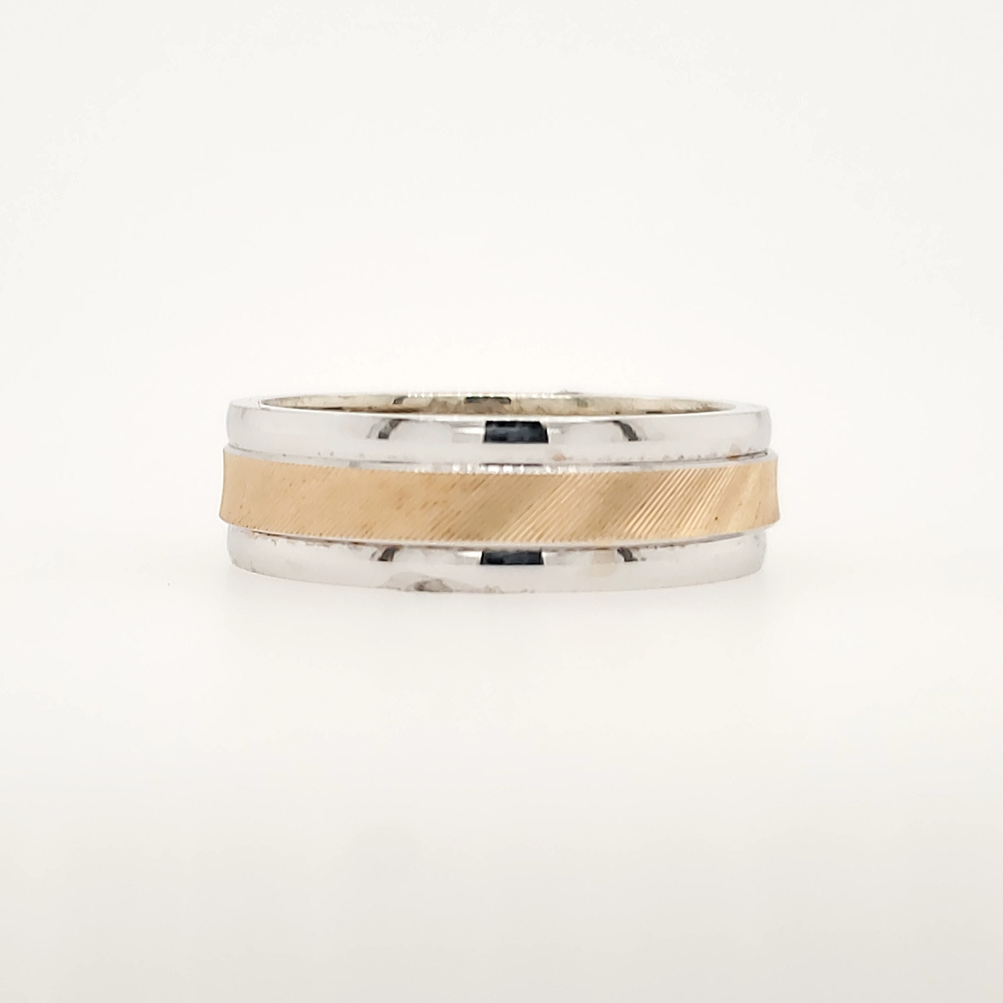 475137 14K 5.75MM TWO TONE / HOLOGRAM DOWN CENTER (SIZE6.5)