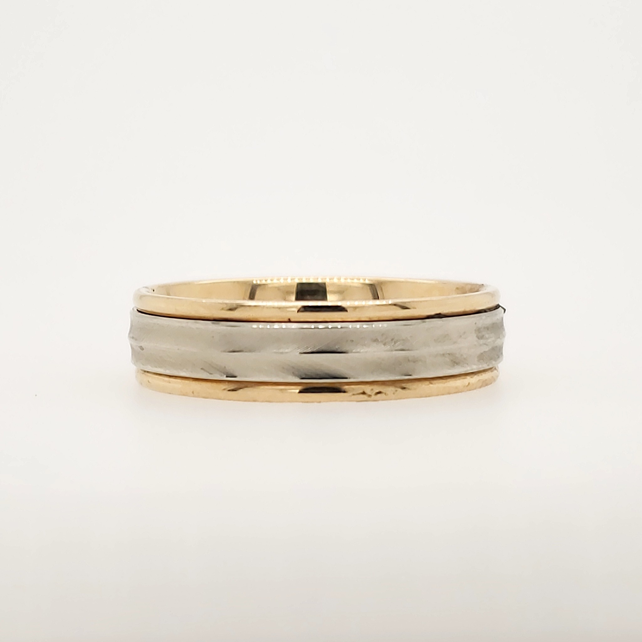 475155 14K 6MM TWO TONE / HOLOGRAM CENTER -HIGH POLISHED EDGES (SIZE 10.5)