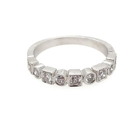 475541 14K WHITE GOLD  .45CT DIAMOND SQUARE AND ROUND BEZEL SET BAND