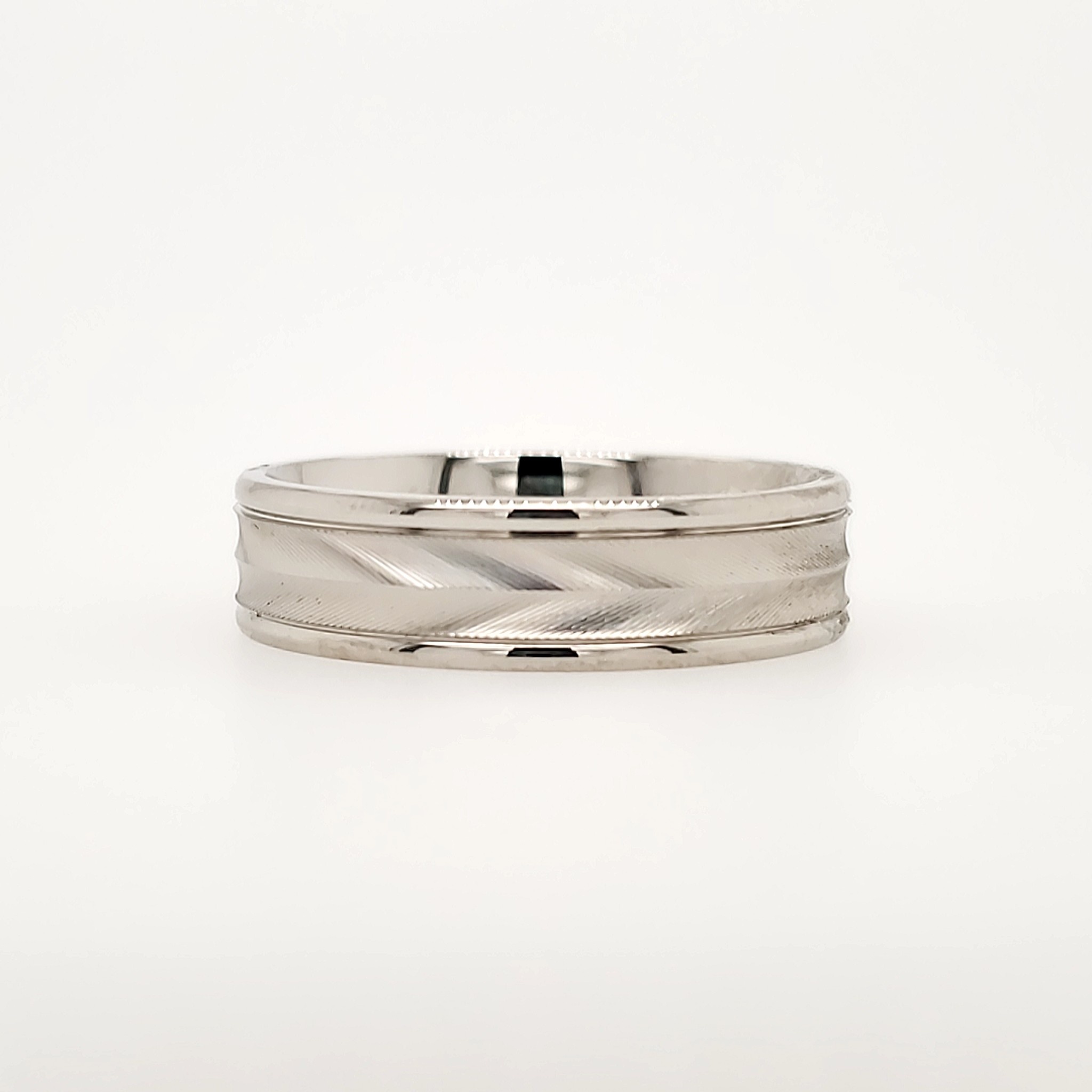 475408 BENCHMARK 14K 6MM WHITE GOLD HOLOGRAM TEXTURED BAND (SIZE 10)