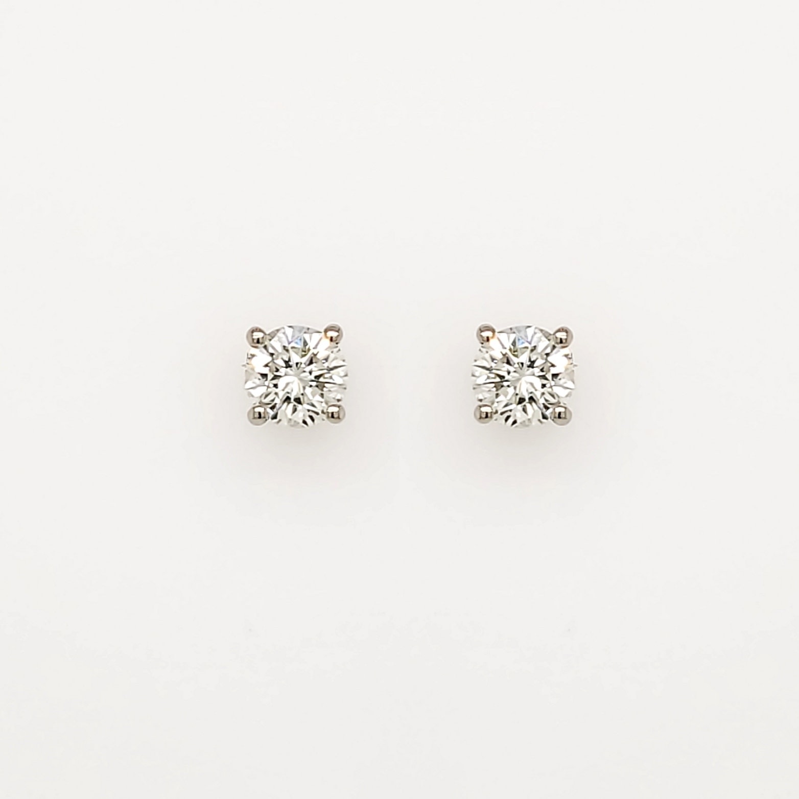 30525 14K WHITE GOLD .68CTW K SI1 DIAMOND STUDS SCREWBACK 30525 14K WHITE GOLD .68CTW K SI1 DIAMOND STUDS SCREWBACK