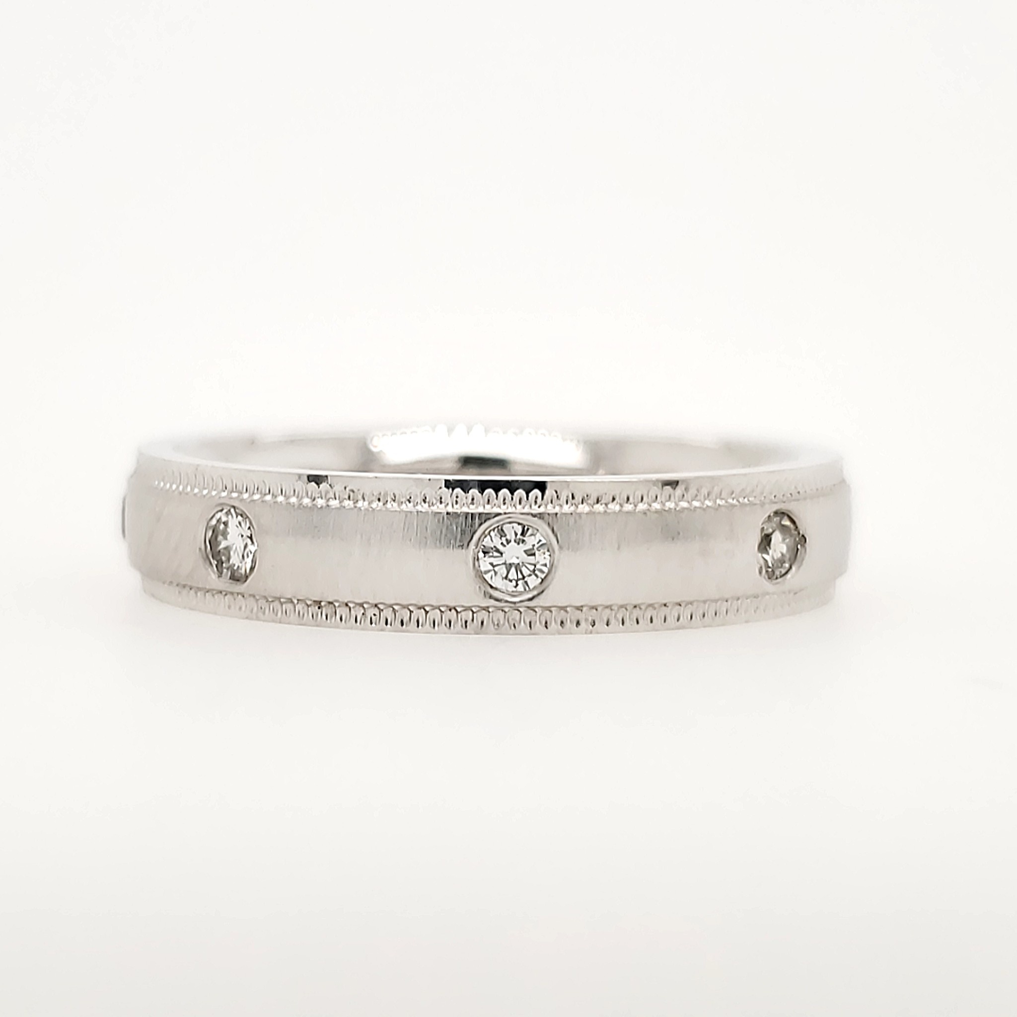 47555 14K4MM WHITE GOLD .25CT BURNISH SET DIAMONDS / MILIGRAIN EGES & SATIN CENTER (SIZE 6.25)