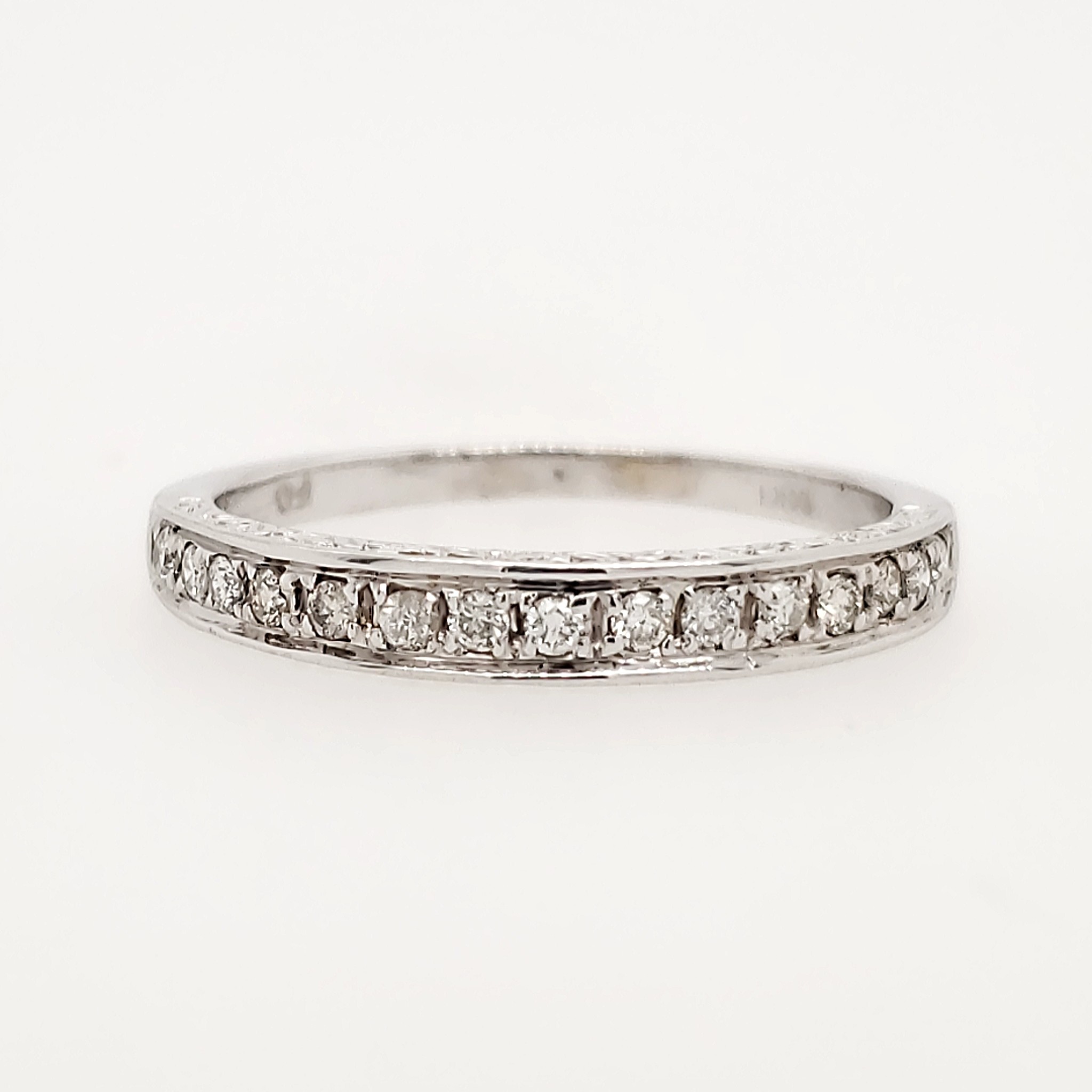 477716 14K WHITE GOLD .20CT WEDDING BAND