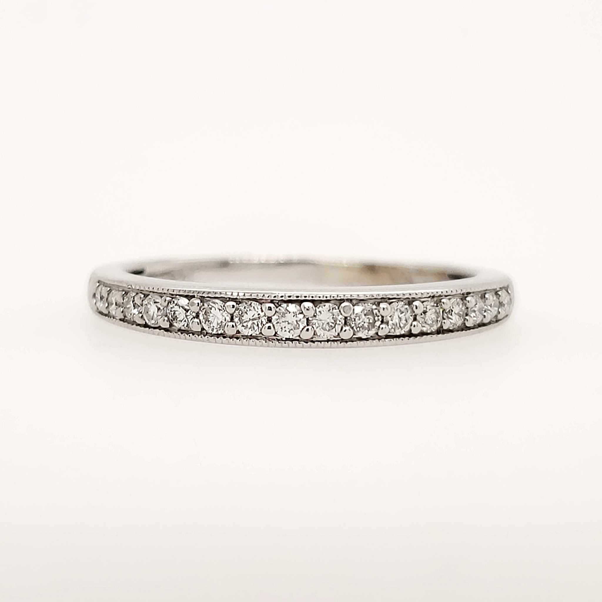 476602 10K WHITE GOLD .32CT DIAMOND MILIGRAIN WEDDING BAND