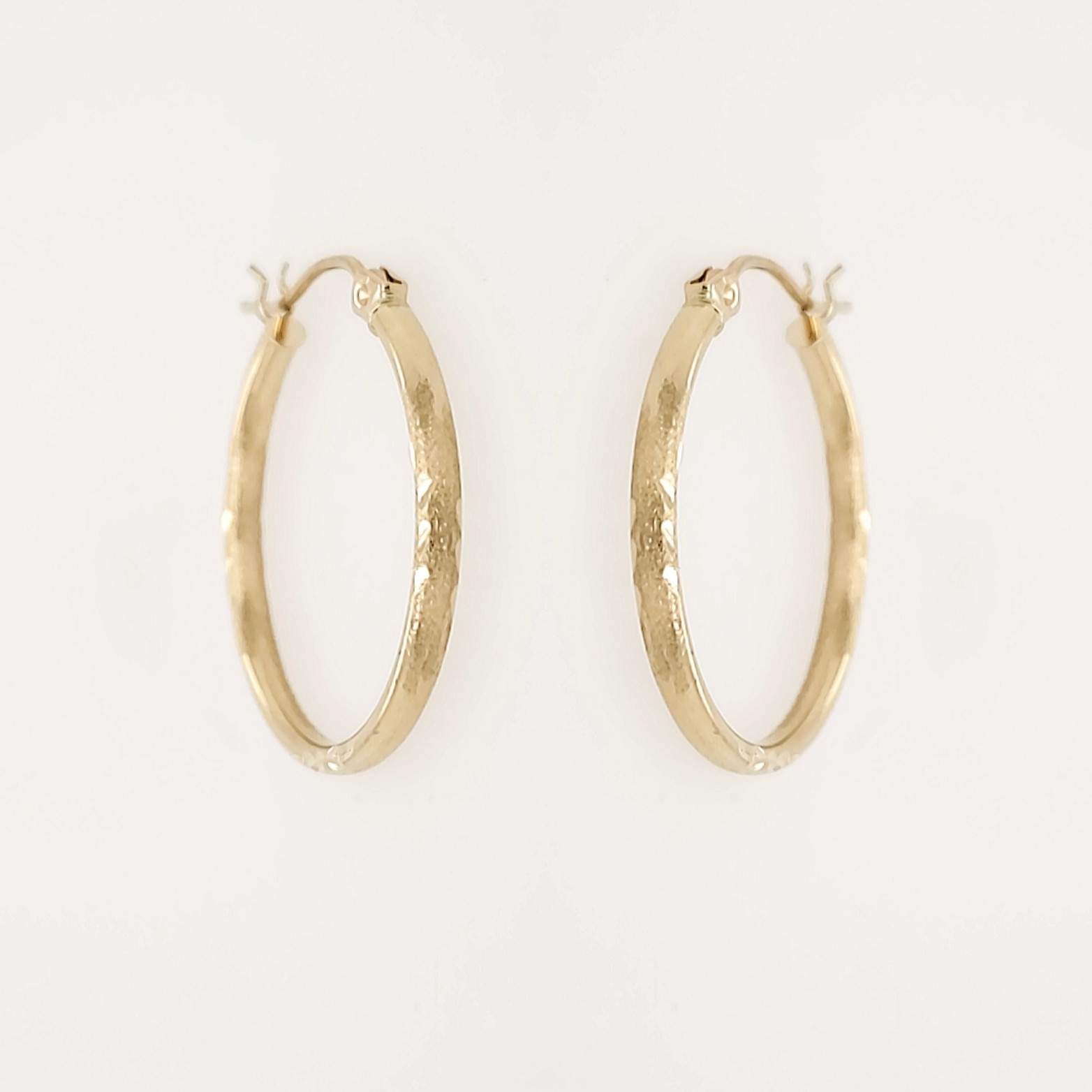 30537 14K YELLOW GOLD 0.85" 1.95MM HIGH POLISH/SATIN FINISH DIAMOND CUT HOOPS