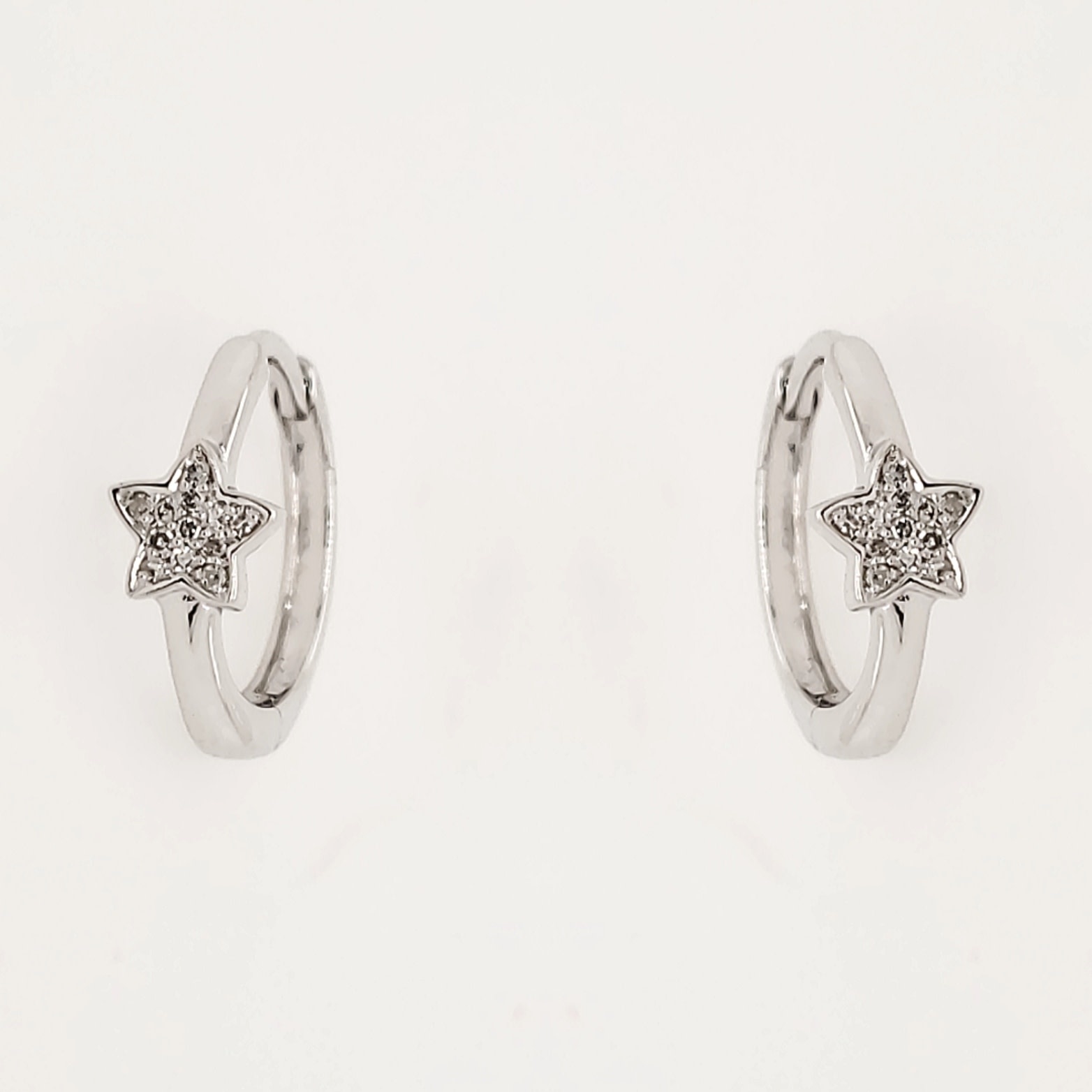 30536 14K WHITE GOLD 0.05CTW DIAMOND SMALL STAR CENTER HUGGIES