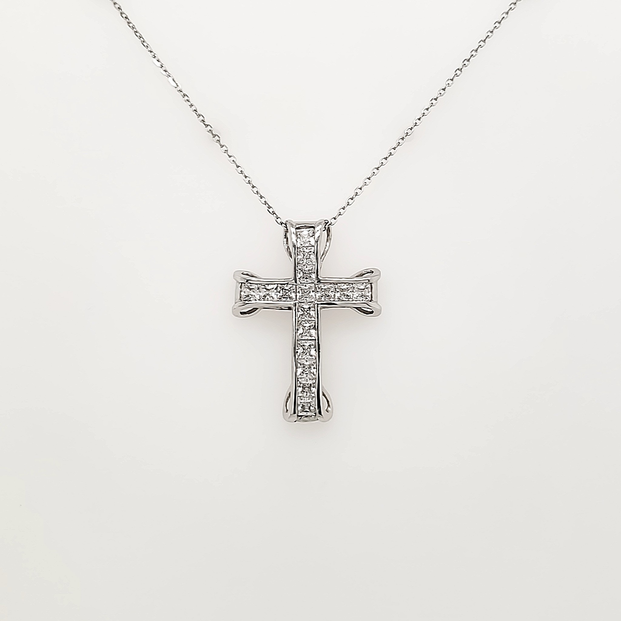 70163 14K WHITE GOLD CUBIC ZIRCONIA CROSS PENDANT NECKLACE