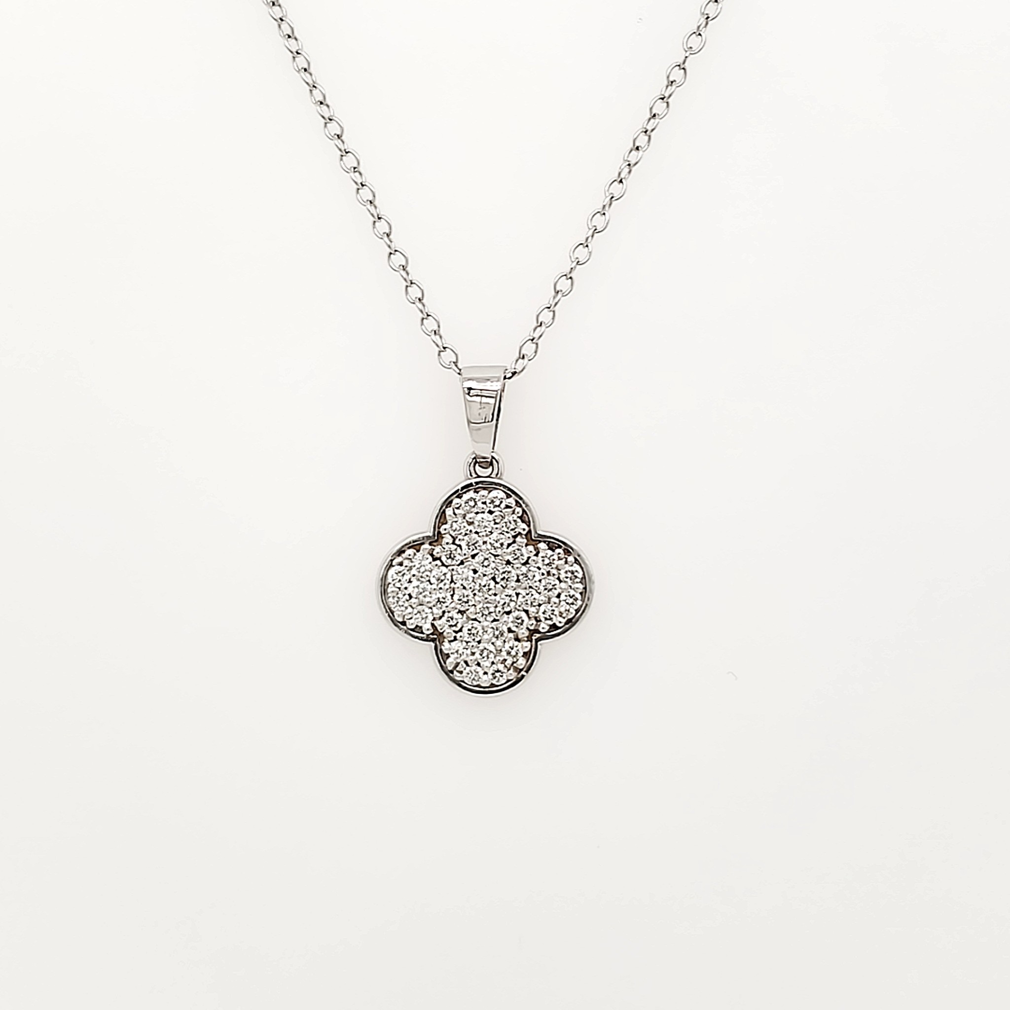 70166 14K WHITE GOLD .45CTW DIAMOND CLOVER FLOWER PENDANT NECKLACE