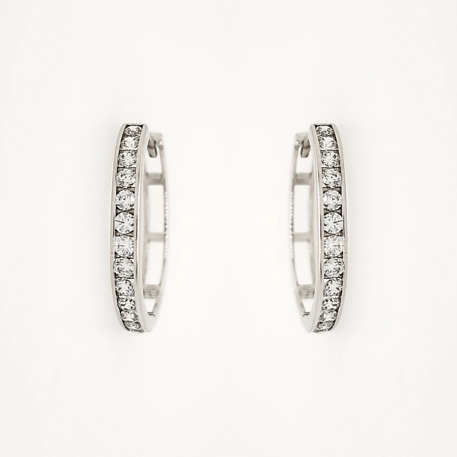 30862 18K WHITE GOLD CUBIC ZIRCONIA CHANEL SET SMALL HOOPS