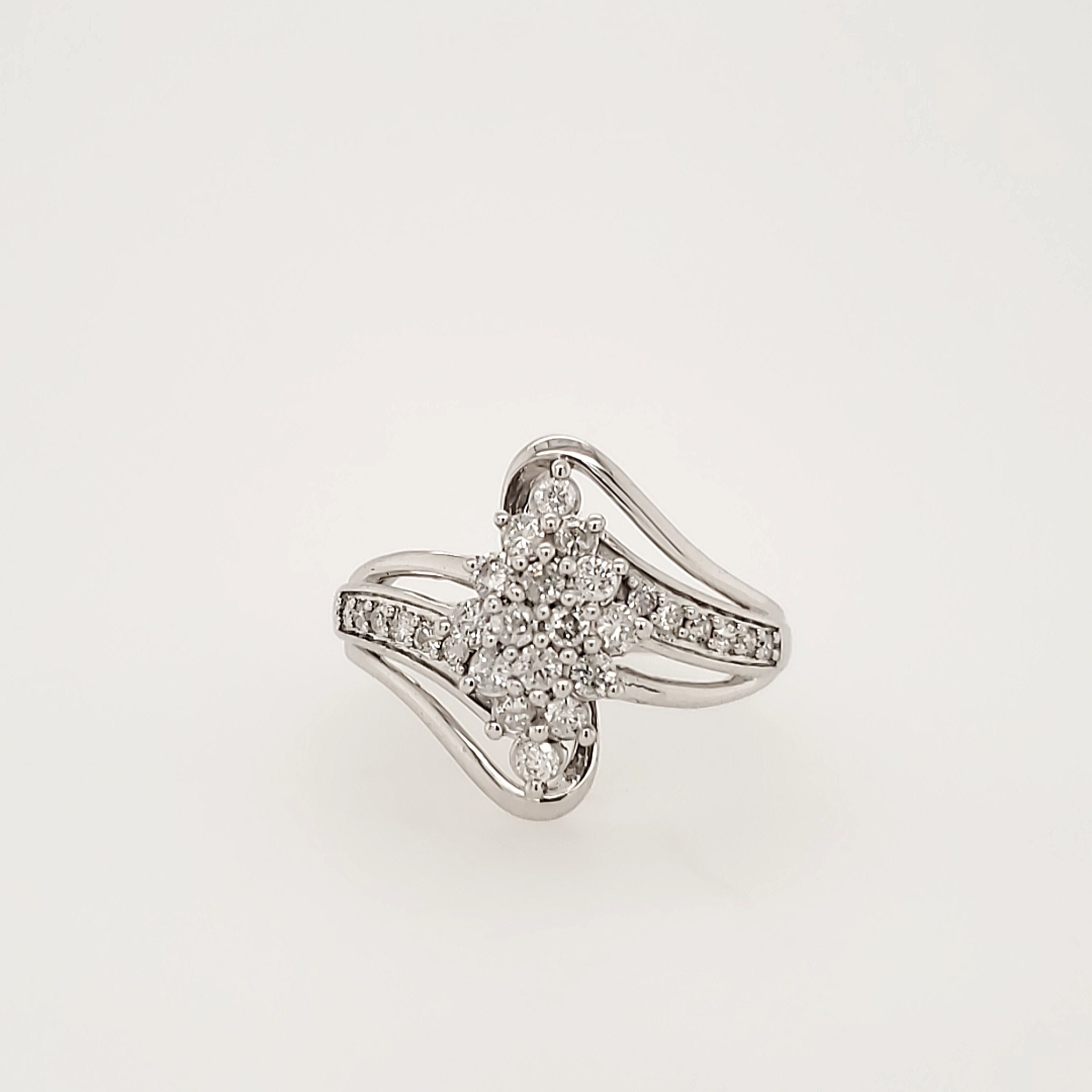 40117 10K WHITE GOLD .50CTW DIAMOND CLUSTER RING
