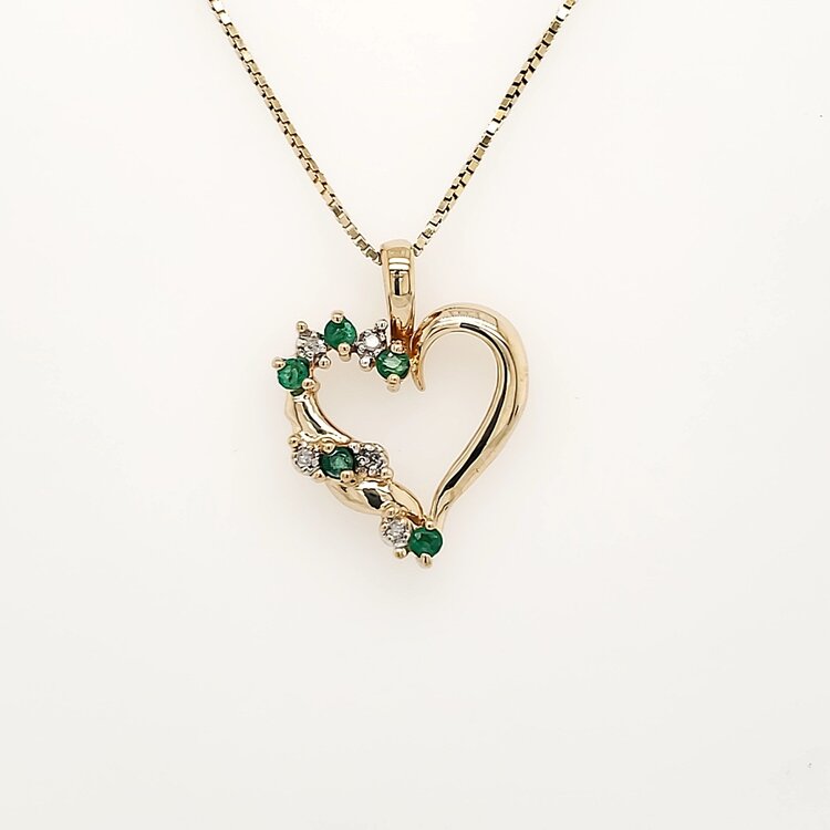 70283 14K YELLOW GOLD DIAMOND AND GENUINE EMERALD OPEN HEART WITH 18" BOX LINK CHAIN PENDANT SET