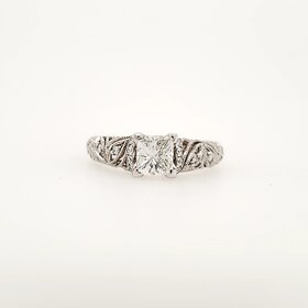 475166 14K WHITE GOLD .90CT CENTER G-H COLOR VS2   DIAMOND PRINCESS CUT .14CT DIAMOND  ANTIQUE DESIGN SETTING ENGAGEMENT RING