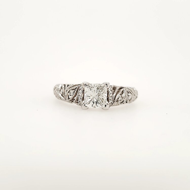 475166 14K WHITE GOLD .90CT CENTER G-H COLOR VS2   DIAMOND PRINCESS CUT .14CT DIAMOND  ANTIQUE DESIGN SETTING ENGAGEMENT RING