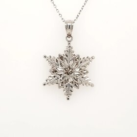 70550 14K WHITE GOLD DIAMOND CUT SNOWFLAKE PENDANT SET