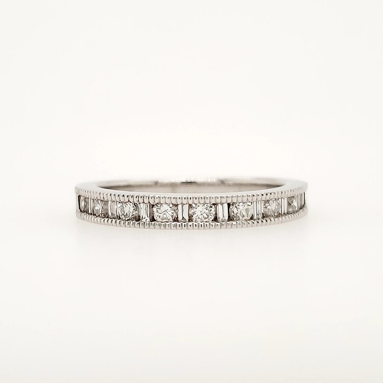 476609 14K WHITE GOLD .45TCW DIAMOND ROUND & BAGUETTE MILGRAIN WEDDING BAND