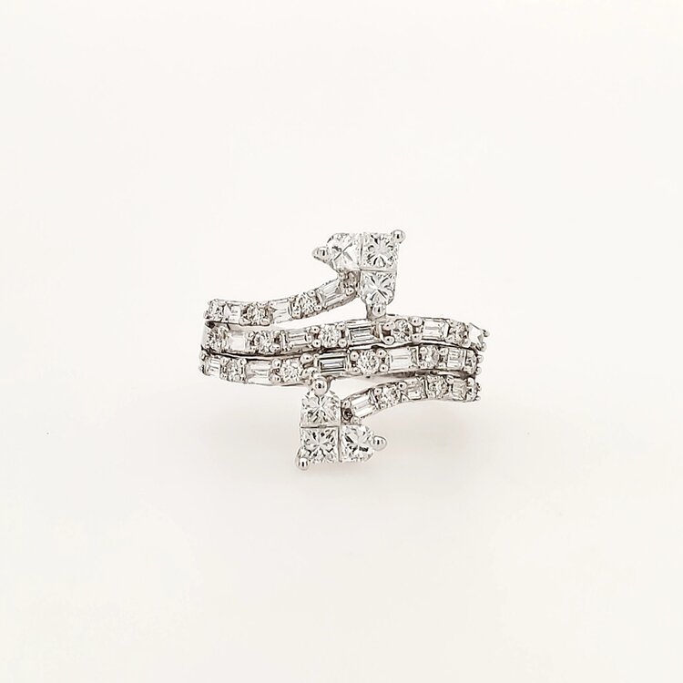 40357 18K WHITE GOLD 1.50CTW  PRINCESS CUT, BAGUETTE  AND ROUND DIAMONDS HEART ARROW FANCY LADIES RING