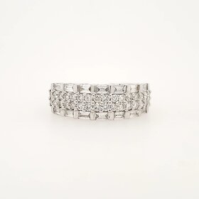 40356 18K WHITE GOLD 1.50CTW  TWO ROW SHARED PRONG ROUND DIAMOND CENTER  AND  PRINCESS CUT DIAMOND ON BORDER LADIES  RING