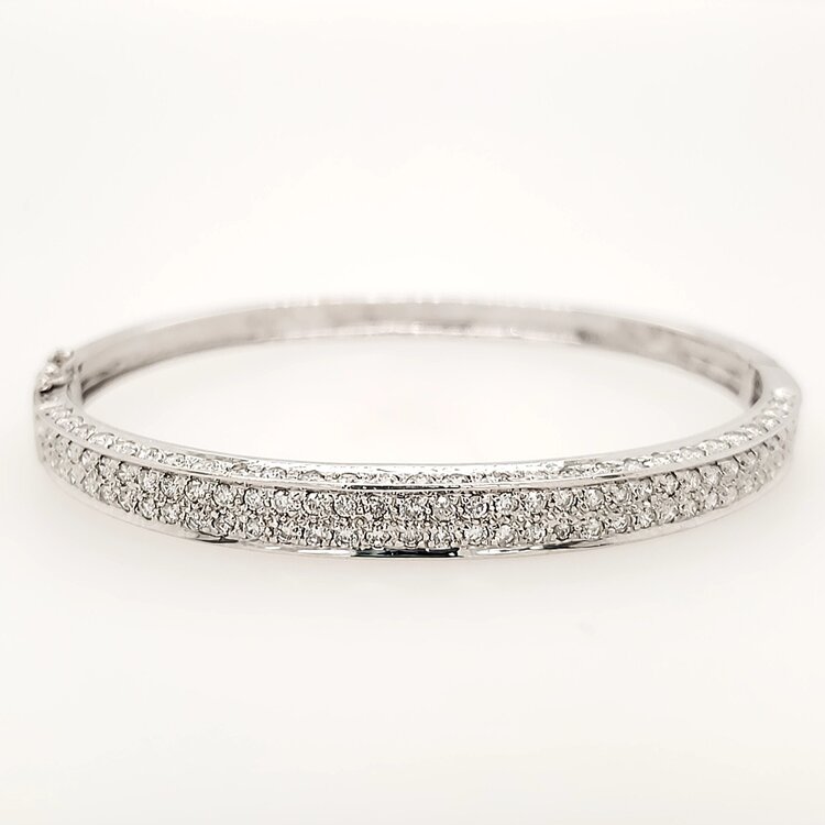 20620 14K WHITE GOLD 3 CT DIAMOND PAVE SET BANGLE BRACELET