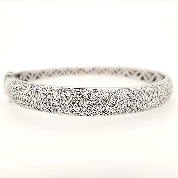 20362 14K WHITE GOLD 4CTW DIAMOND PAVE SET BANGLE BRACELET