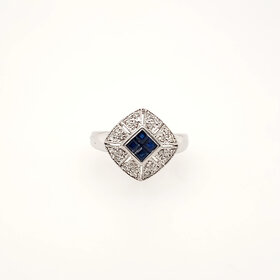 40396 14K WHITE GOLD.25CTW DIAMOND  RHOMBUS SHAPE PRINCESS CUT SAPPHIRE MILGRAIN VINTAGE DESIGN LADIES RING