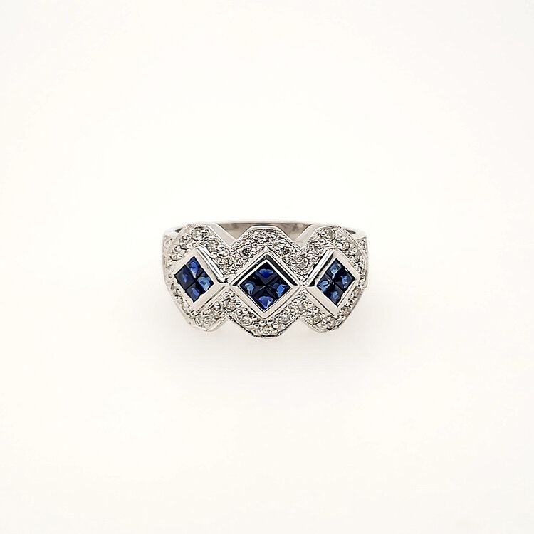 40393 18K WHITE GOLD .50CTW DIAMOND 3 RHOMBUS SHAPE HALO PRINCESS CUT SAPPHIRE FANCY COCKTAIL LADIES RING