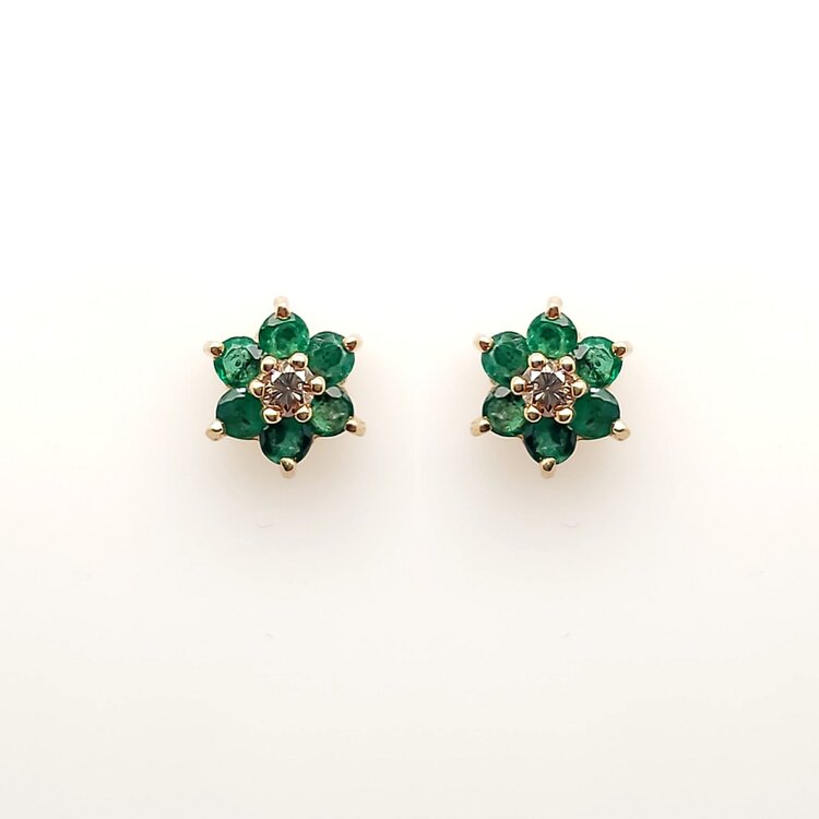 31346 14K YELLOW GOLD DIAMOD EMERALD FLOWER TUDS