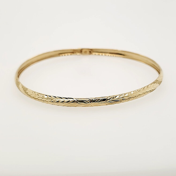 20446 14K YELLOW GOLD SATIN FINISH DIAMOND CUT LEAVES DESIGN BANGLE BRACELET