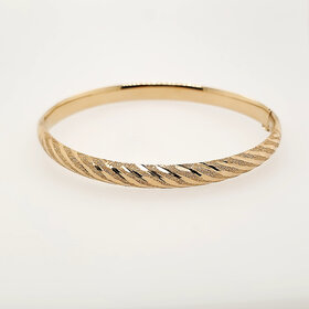 20447 14K YELLOW GOLD TEXTURE FINISH  AND LASER CUT LINED STYLE BANGLE BRACELET