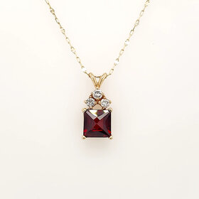 70715 14K YELLOW GOLD SQUARE CHECKER BOARD CUT GARNET WITH DIAMOND ACCENTS ON TOP BUNNY BALE PENDANT NECKLACE
