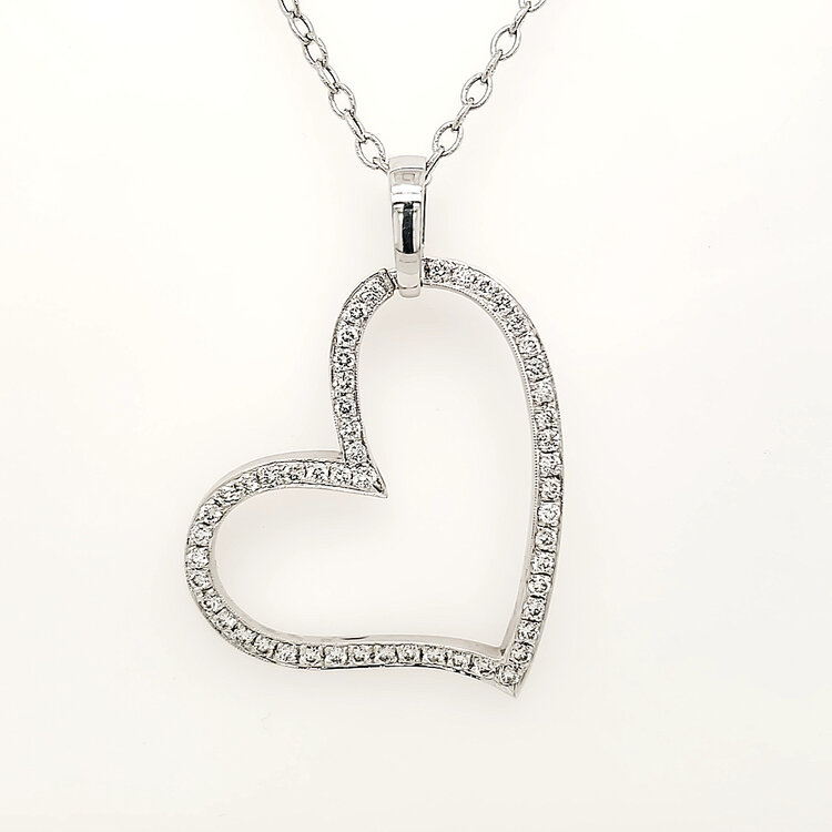 70716 18K WHITE GOLD 2CTW DIAMOND FANCY LARGE HEART PENDANT WITH 14K TEXTURED ROLO CHAIN NECKLACE