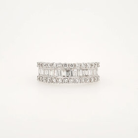 40424 10K WHITE GOLD 1CTW LAB GROWN  DIAMOND BAGUETTE CENTER  AND ROUND DIAOND ON EDGES LADIES FANCY RING