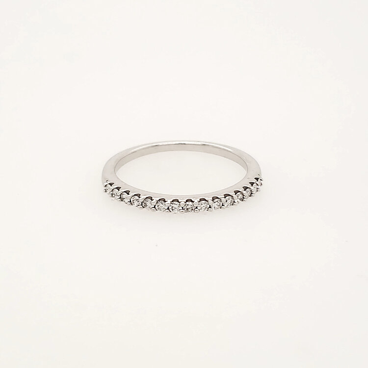 475276 10K WHITE GOLD .15CTW DIAMOND SHARED PRONG WEDDING BAND