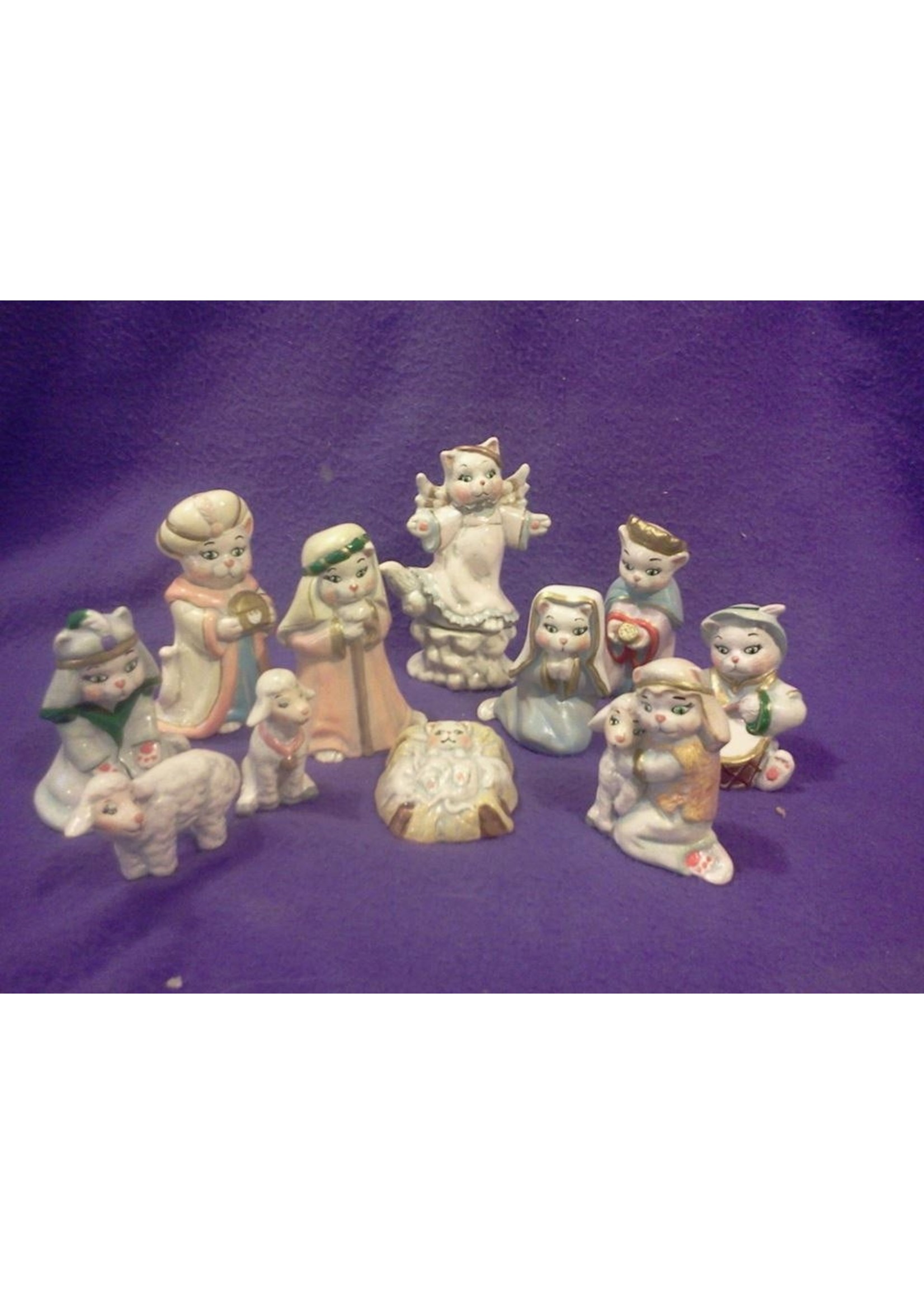 Creative Kreations Ceramics and Gifts Cat Nativity 12 piece 3" - 5" ceramic bisque, ready to paint