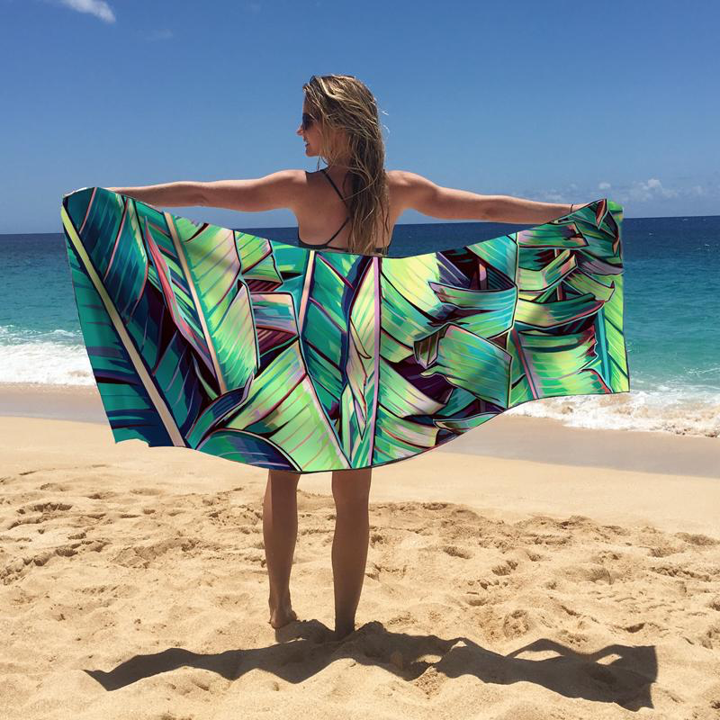 https://cdn.shoplightspeed.com/shops/644977/files/31298816/shinn-studio-palm-shadows-surfer-towel.jpg