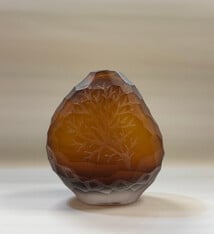 Heather Mettler SMALL AMBER PEBBLE VASE WITH ETCHED CORAL