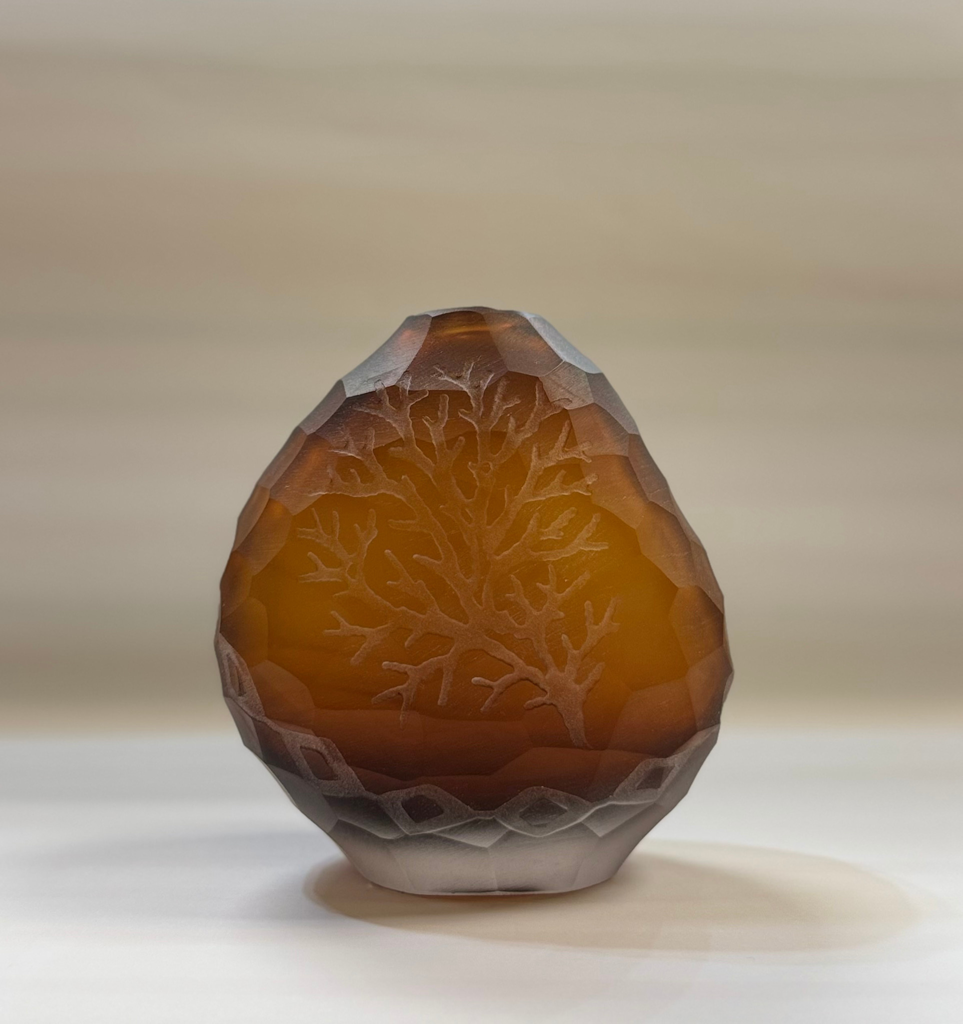 Heather Mettler SMALL AMBER PEBBLE VASE WITH ETCHED CORAL