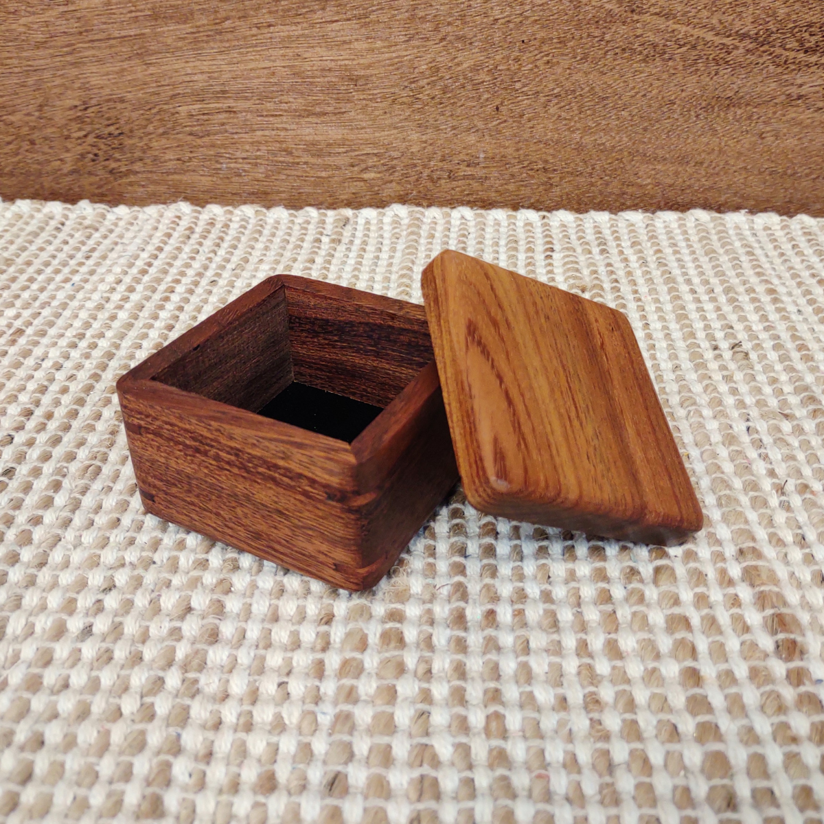 Honolulu Woodworking Designs 3”X3” KOA LIFT TOP BOX