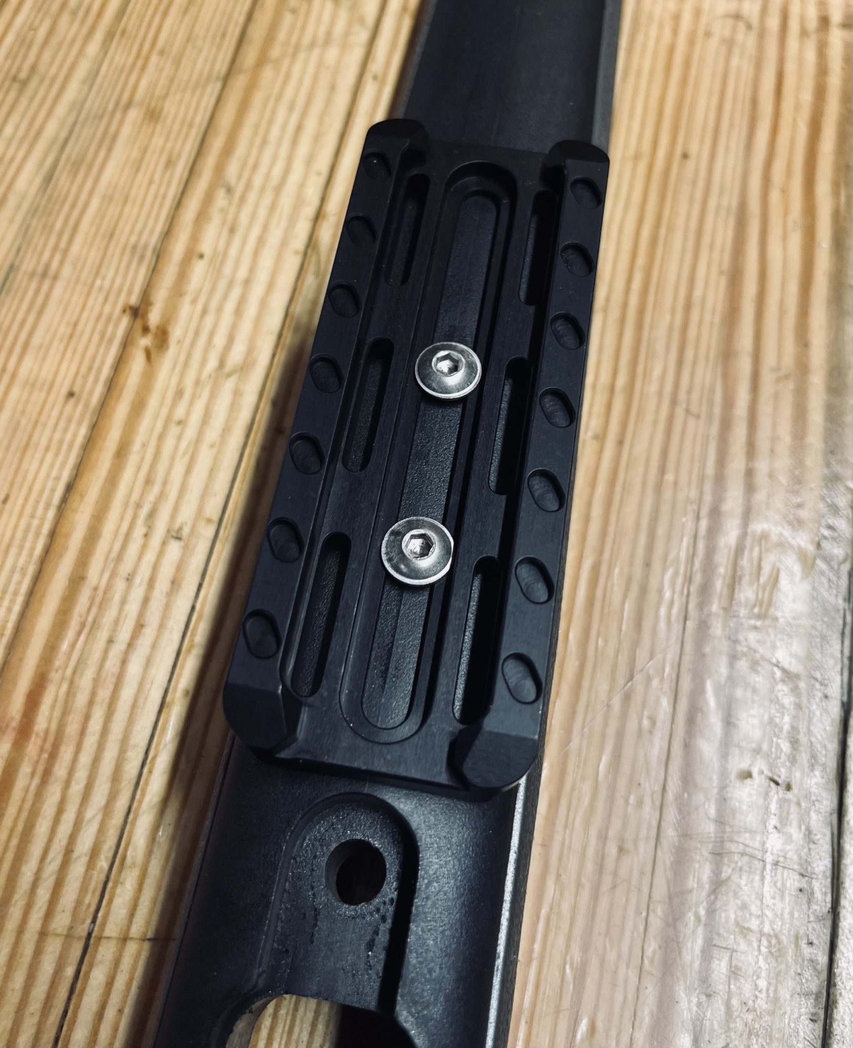 SALMON RIVER SOLUTIONS SRS ARCA & SLING STUD RAIL, 4", 10-32 W/ TEE NUTS