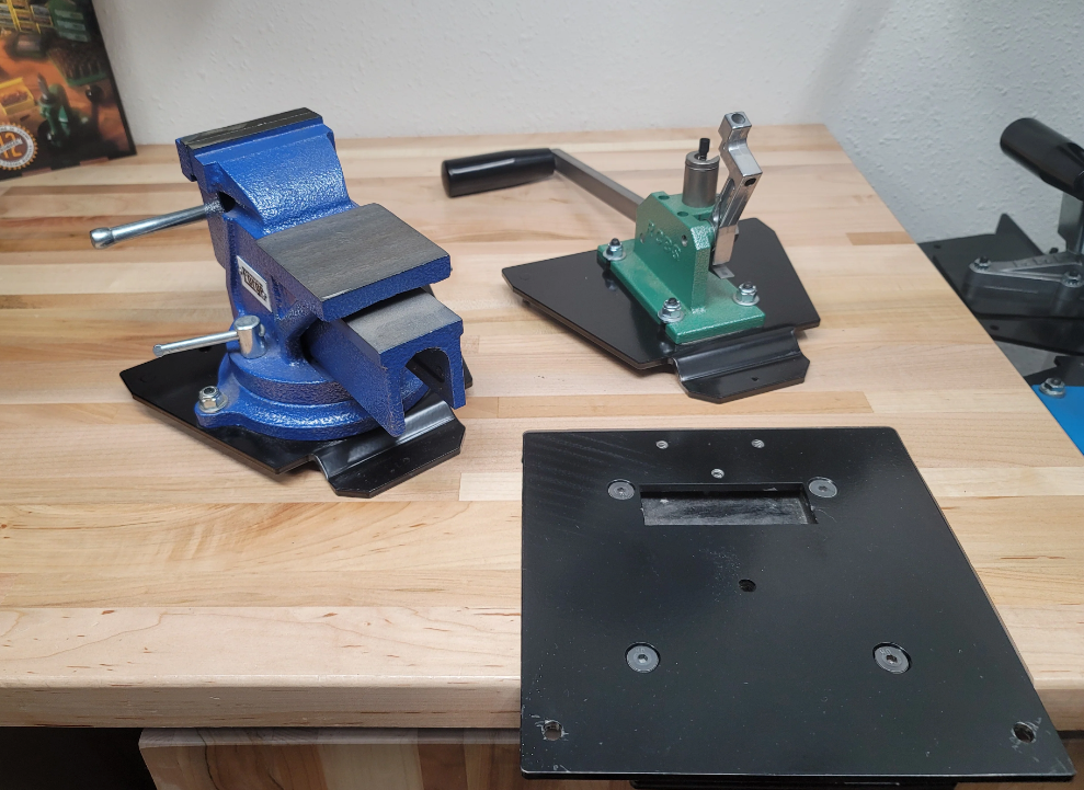 INLINE FABRICATION FLUSH MOUNT QUICK CHANGE BASE PLATE
