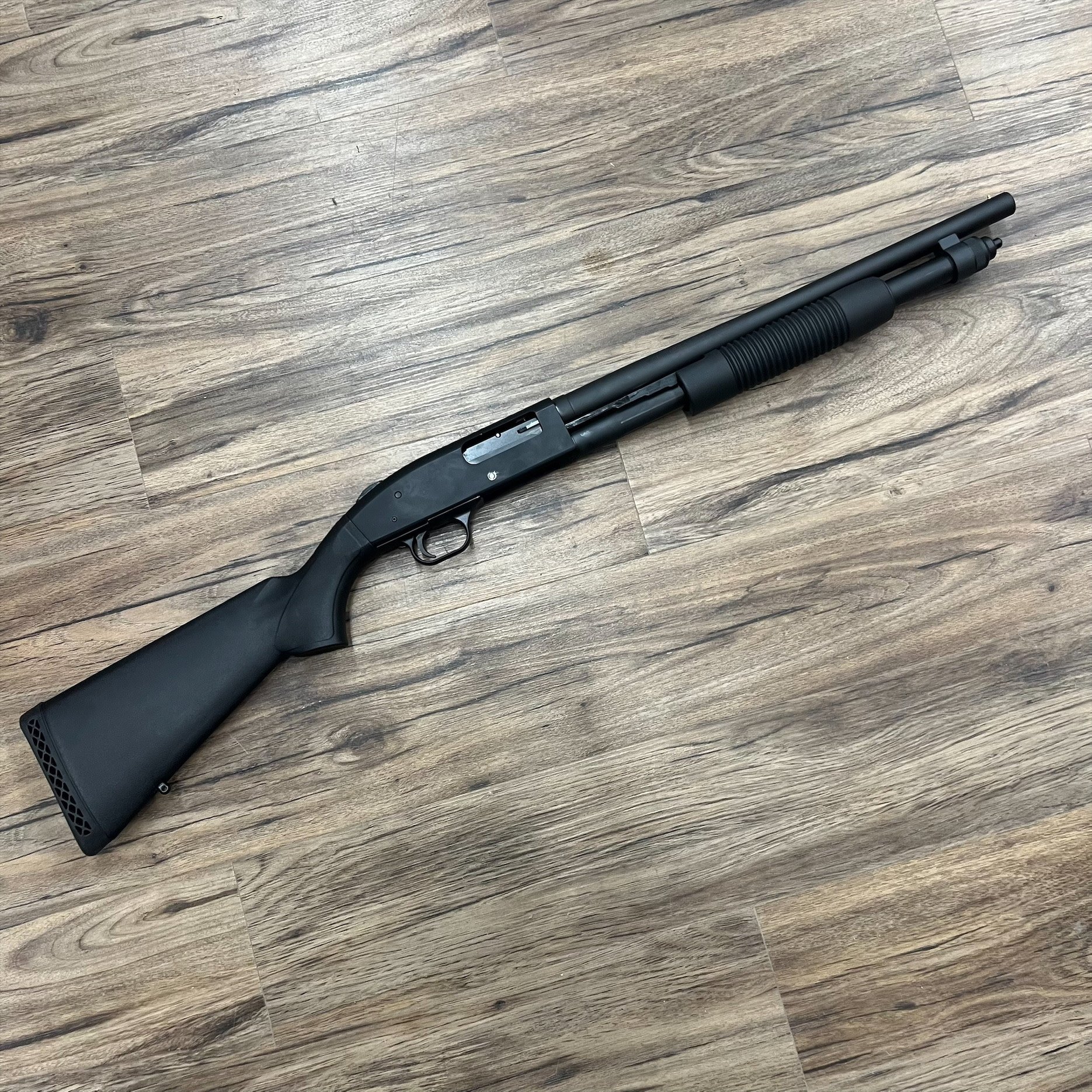MOSSBERG MOSSBERG 590 SECURITY PUMP SHOTGUN, 12 GA, 3", 18.5" BARREL, BLACK STOCK, PRE-OWNED